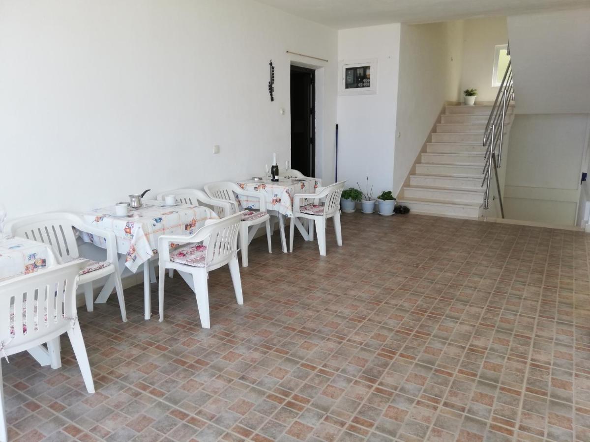 Apartments Aniko Saric Tucepi Ngoại thất bức ảnh